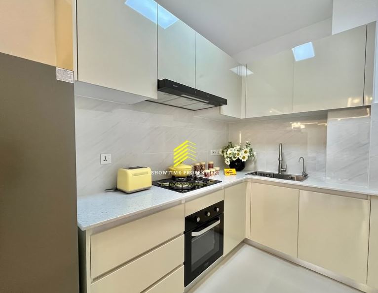 Modern and Spacious 2 bedroom All en-suite