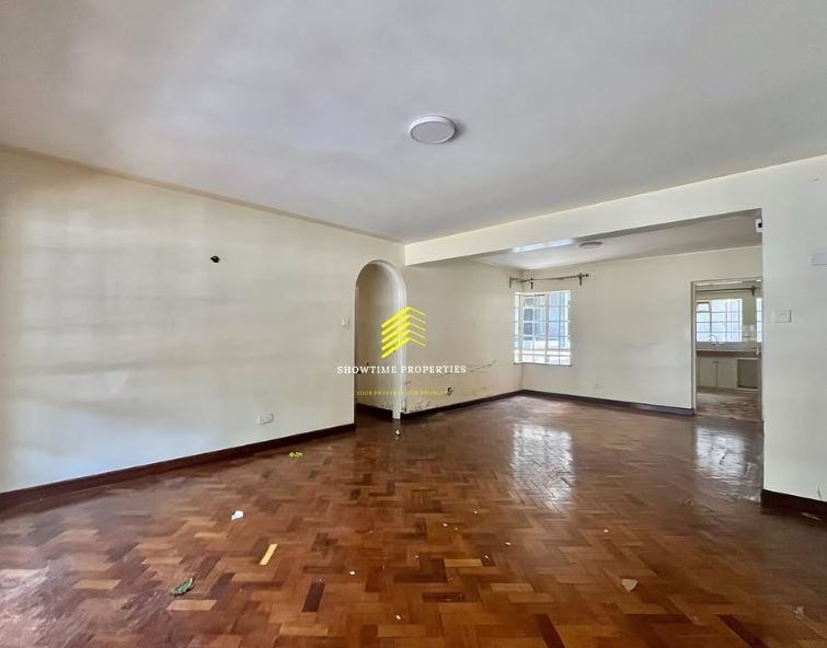 Spacious 3 bedroom master en-suite + Dsq