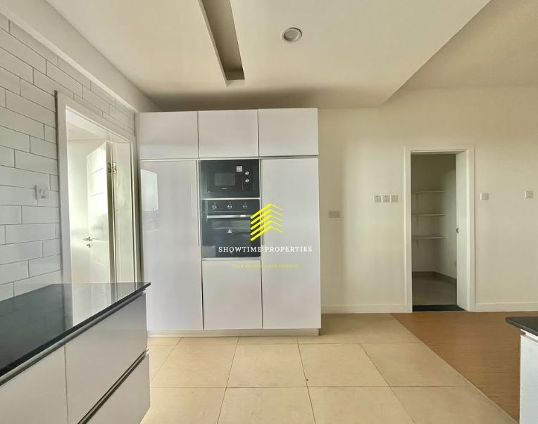 Modern 4br all Ensuite + Dsq