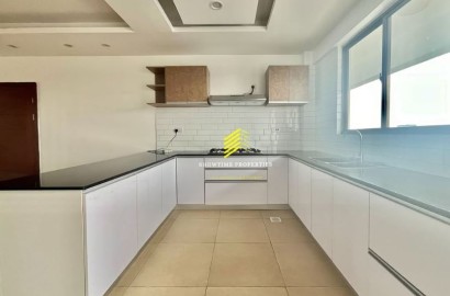 Modern 4br all Ensuite + Dsq