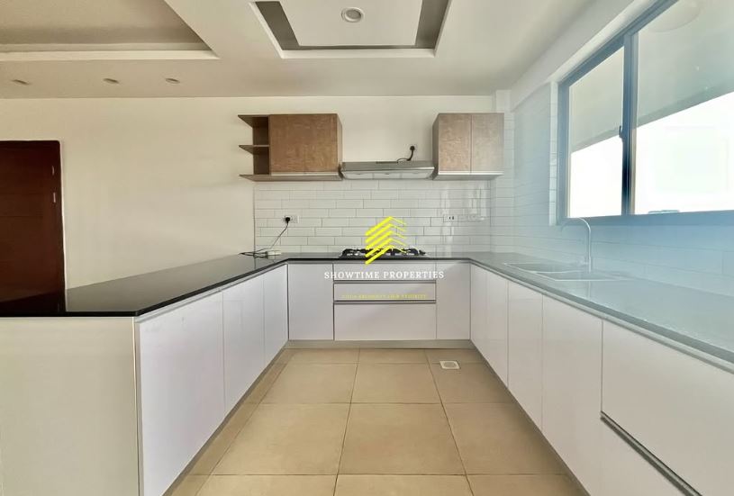 Modern 4br all Ensuite + Dsq