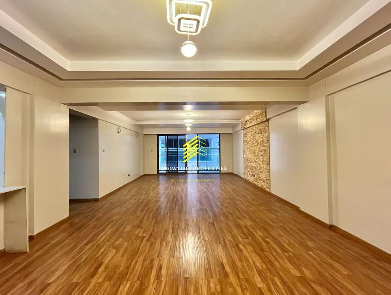 Spacious 4 bedroom apartment (2 bedrooms en-suite)