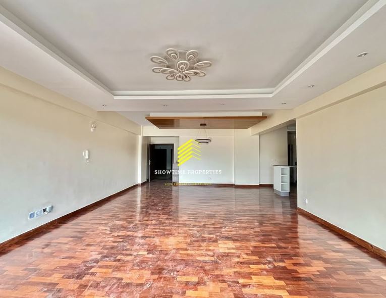 Spacious Modern 4 bedroom apartment All en-suite + Dsq